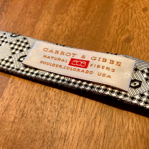 Carrot & Gibbs Formal Silk Bowtie - Picture 2 of 4